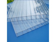 PC阳光板柔韧性好，可塑性强，弯曲半径是厚度175倍