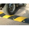 深圳橡胶减速带厂家 道路减速板减速路拱价格