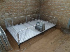 养猪设备 仔猪保育床 定位栏 母猪产床厂家欢迎致电咨询