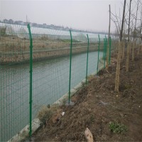 青海护栏网厂家  青海世腾厂家供应护栏网 公路园林隔离网