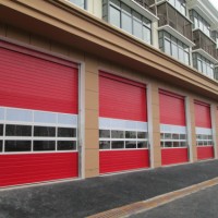 消防车库使用的红色转弯提升门