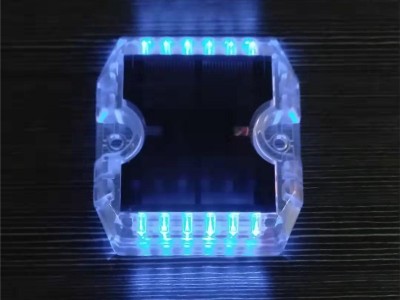 LED方形透明太阳能防水道钉