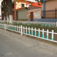 新疆护栏，乌鲁木齐草坪护栏专业厂家，金邦护栏厂