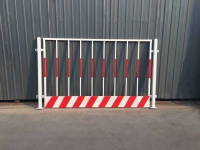 直销基坑护栏 建筑工地安全围挡 地铁站可移动警示围栏 批发