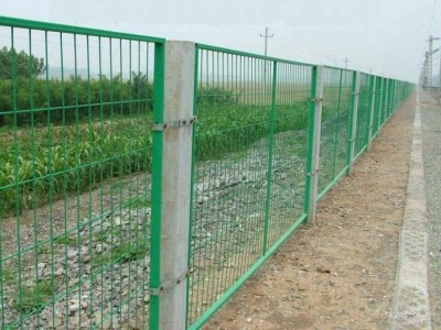 桂林铁路护栏网厂家-广西划算的广西铁路护栏网
