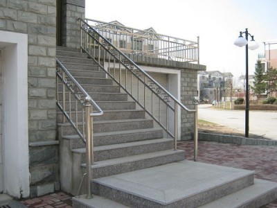 沈阳白钢楼梯供应厂家-推荐沈阳划算的白钢楼梯