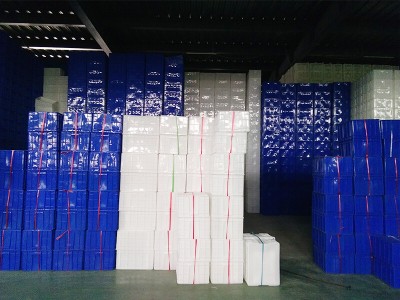 天津蓝色周转箱生产厂家-临沂瑜杉塑料制品供应同行中新款周转箱