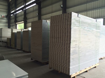聚氨酯彩钢板生产厂家|供应江苏质量好的聚氨酯彩钢板