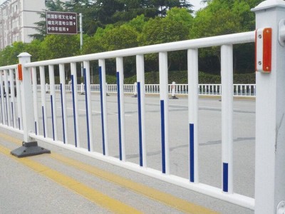广西市政防护栏厂家_南宁知名的交通桥梁护栏网经销商