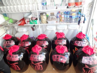 北京散白酒加盟|划算的散白酒，铁岭亮泉酒业供应