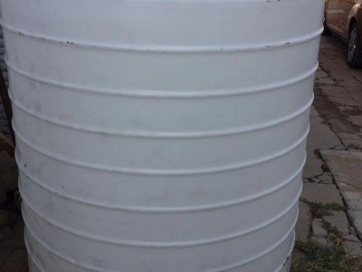 山东特耐1吨弱酸碱储罐1吨抗腐蚀塑料桶