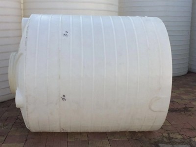 山东特耐3吨弱酸碱塑料桶3吨抗腐蚀储罐