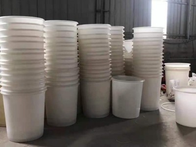 塑料水箱厂家批发-怎么挑选具有口碑的塑料容器