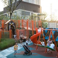儿童游乐园游乐设施不锈钢螺旋滑梯定制幼儿园塑料滑梯木质拓展