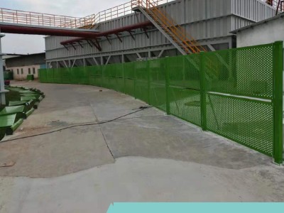 2.5米高冲孔板围挡 绿色圆孔烤漆金属隔离围蔽板