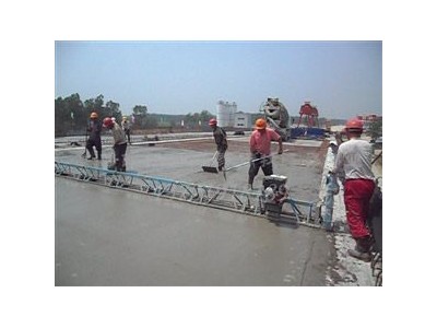 强劲牵引式水泥混凝土铺平机 框架式提浆振动梁 桥路面铺平机