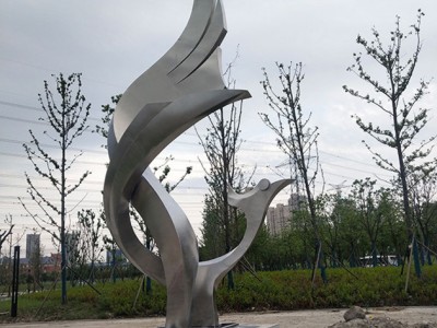 苏州不锈钢鸟雕塑 城市景观抽象动物雕塑定制