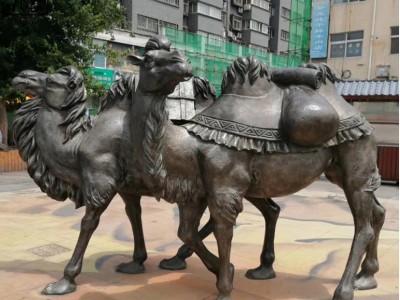 浙江沙漠之舟铸铜骆驼雕塑 俯卧双驼峰动物雕塑摆件