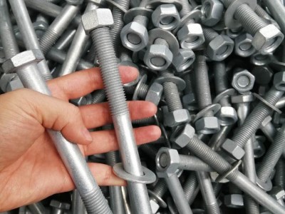 生产销售热镀锌螺栓，国标4.8级和8.8级的护栏螺栓，有现货