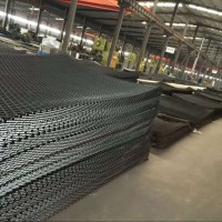 工厂直销钢板网，菱形冲孔网片，镀锌网片，浸塑安全隔离网片