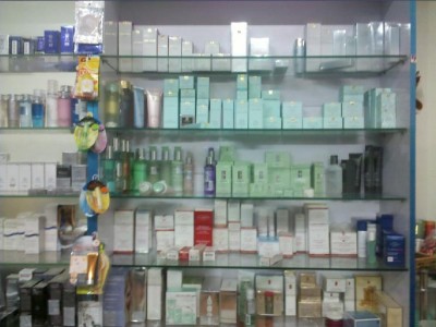 泉州美容院美容护肤保养化妆品产品货源批发供应，种类全，保效果