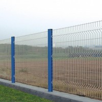 折弯护栏网 桃型柱防护网 浸塑铁丝网 隔离栅 量大优惠