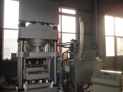 铁剂压块高产量锰剂压块成型机特点自动化控制系统q