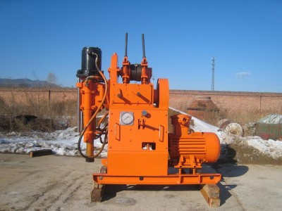 煤矿用探瓦斯探水钻机ZDY4200L型履带钻