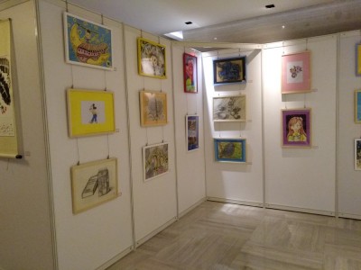 上海校园儿童画展布展|卷轴字画展览架子出租