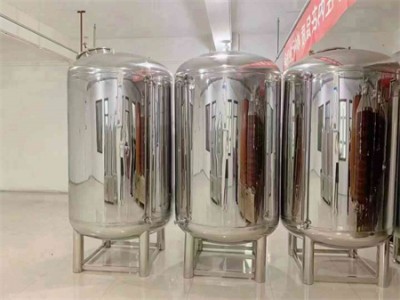 滁州市鸿谦反渗透无菌水箱食品级无菌水箱可定制水处理设备