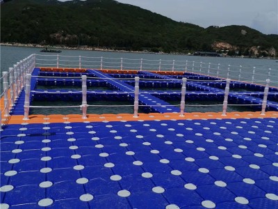 造型多样简易组装水产养殖网箱 水上连岛行人浮桥浮筒