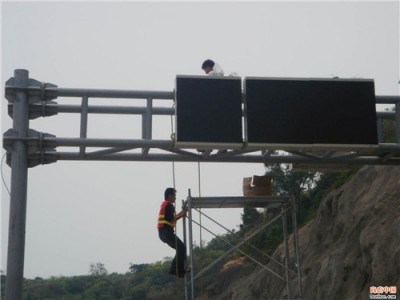 福建监控杆  模板支撑立杆间距 交通监控立杆厂家