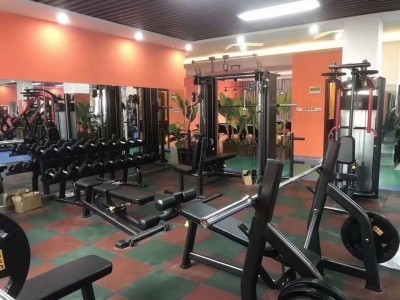 广州室内健身地垫运动场隔音橡胶保护垫健身房