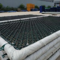 河北护栏厂家供应热浸镀锌包塑球场网围栏隔离网