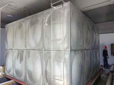供应不锈钢水箱供水设备  泰安方形组合式水箱厂家