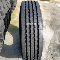 275/80R22.5经久耐用全钢真空卡车胎