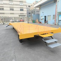 10吨移动拖车底盘 带液压支腿伸缩梯全挂式平板拖车